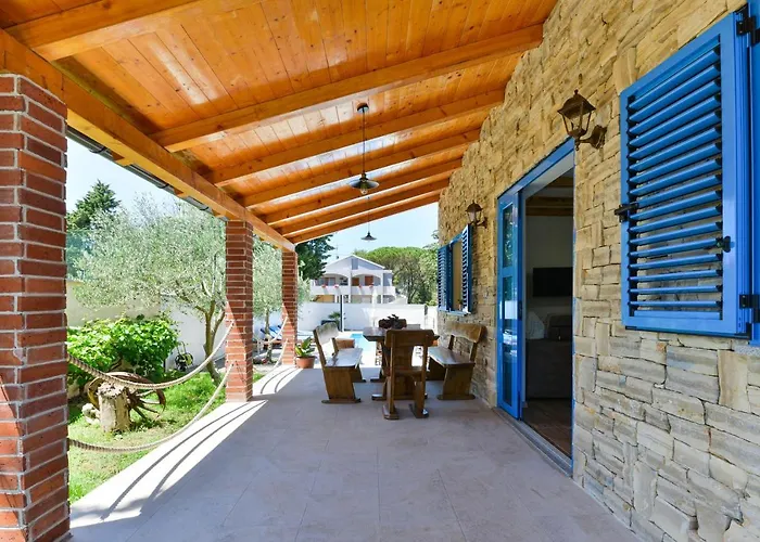 Apartments Crno