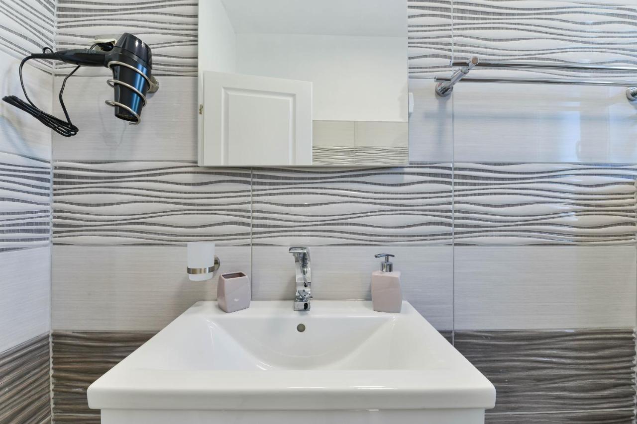 Crno Apartment