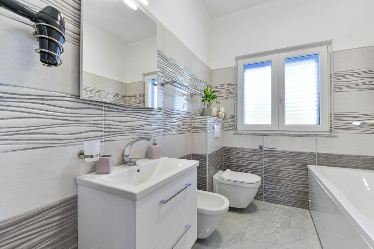 Apartman Crno